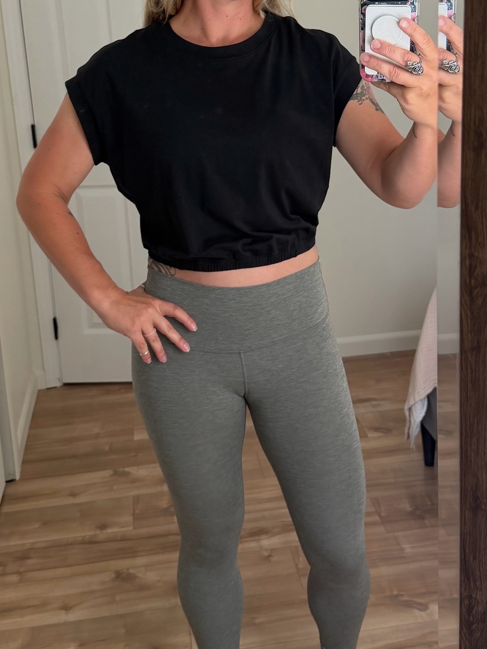 LULULEMON Wide Sleeve Gathered Hem T-shirt Black Sz 6 never worn